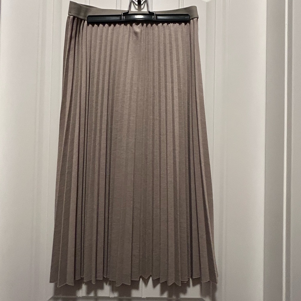 Chic Tan A-Line Pleated Skirt